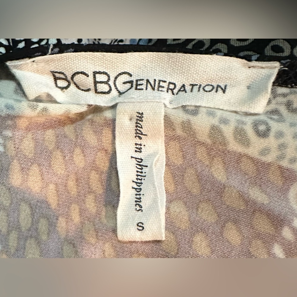 Bcbgeneration Short Sleeve Cold Shoulder Circle &… - image 4